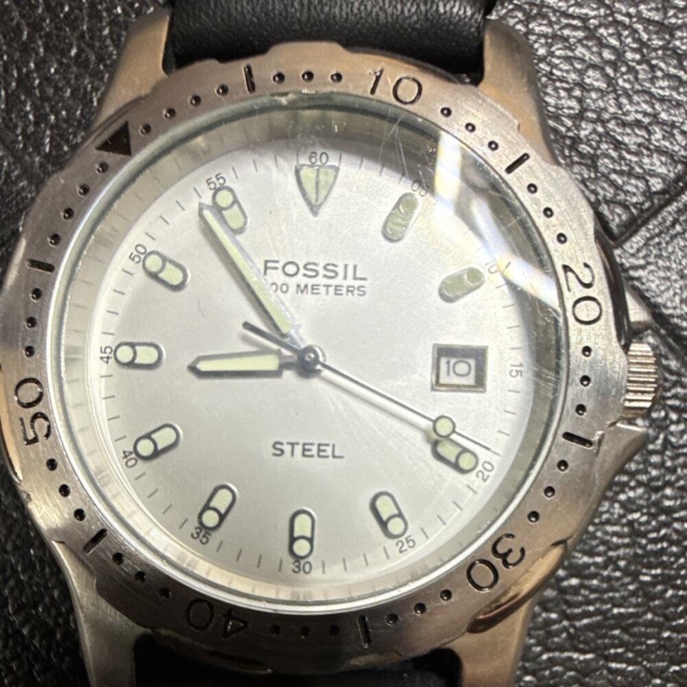 Men’s Fossil Watch FS-2501 NEW Battery 39mm Case Rotating Bezel Leather (G20)